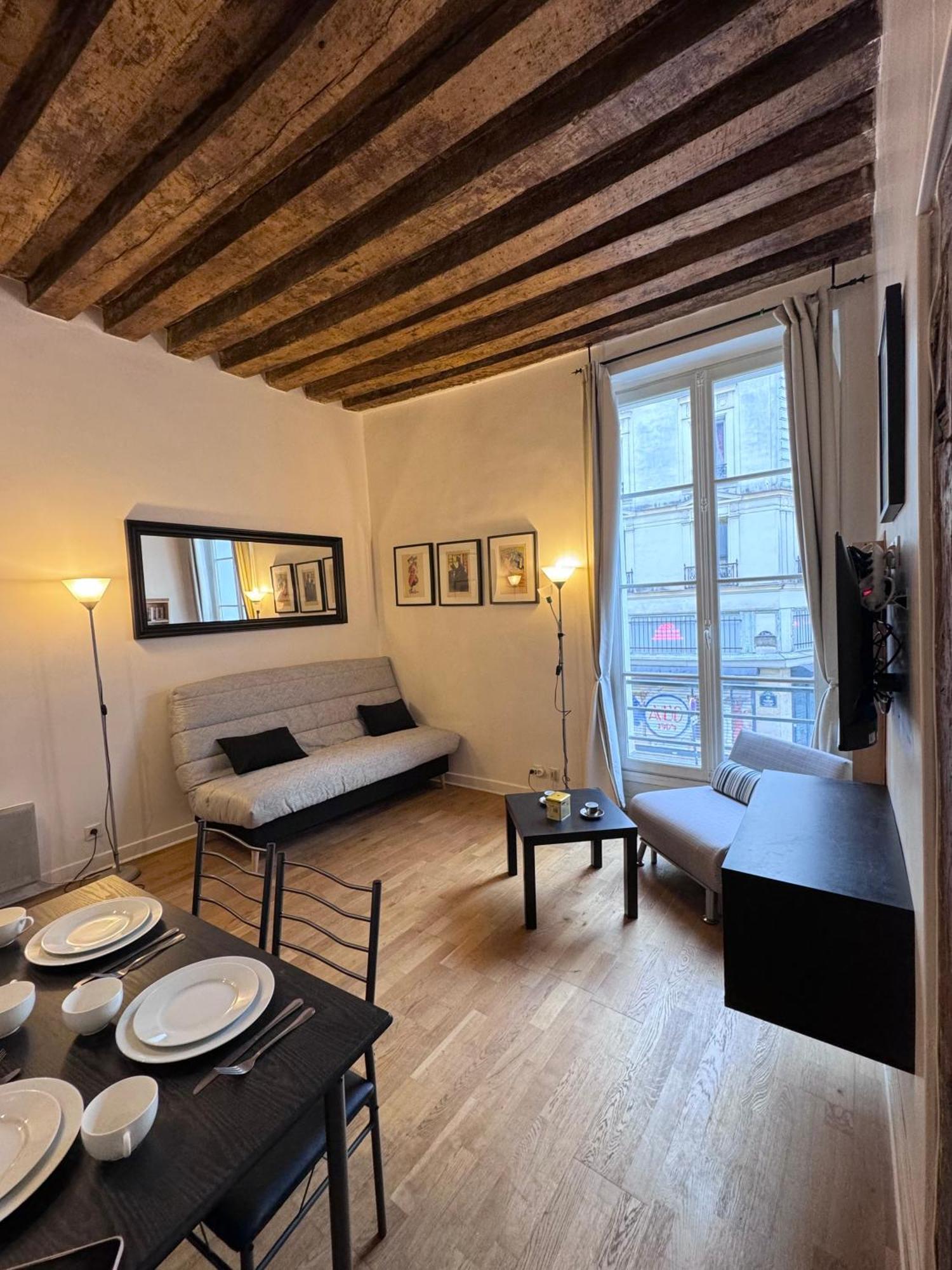 Appartement Typique Parisien Au Coeur Du Marais Exterior foto