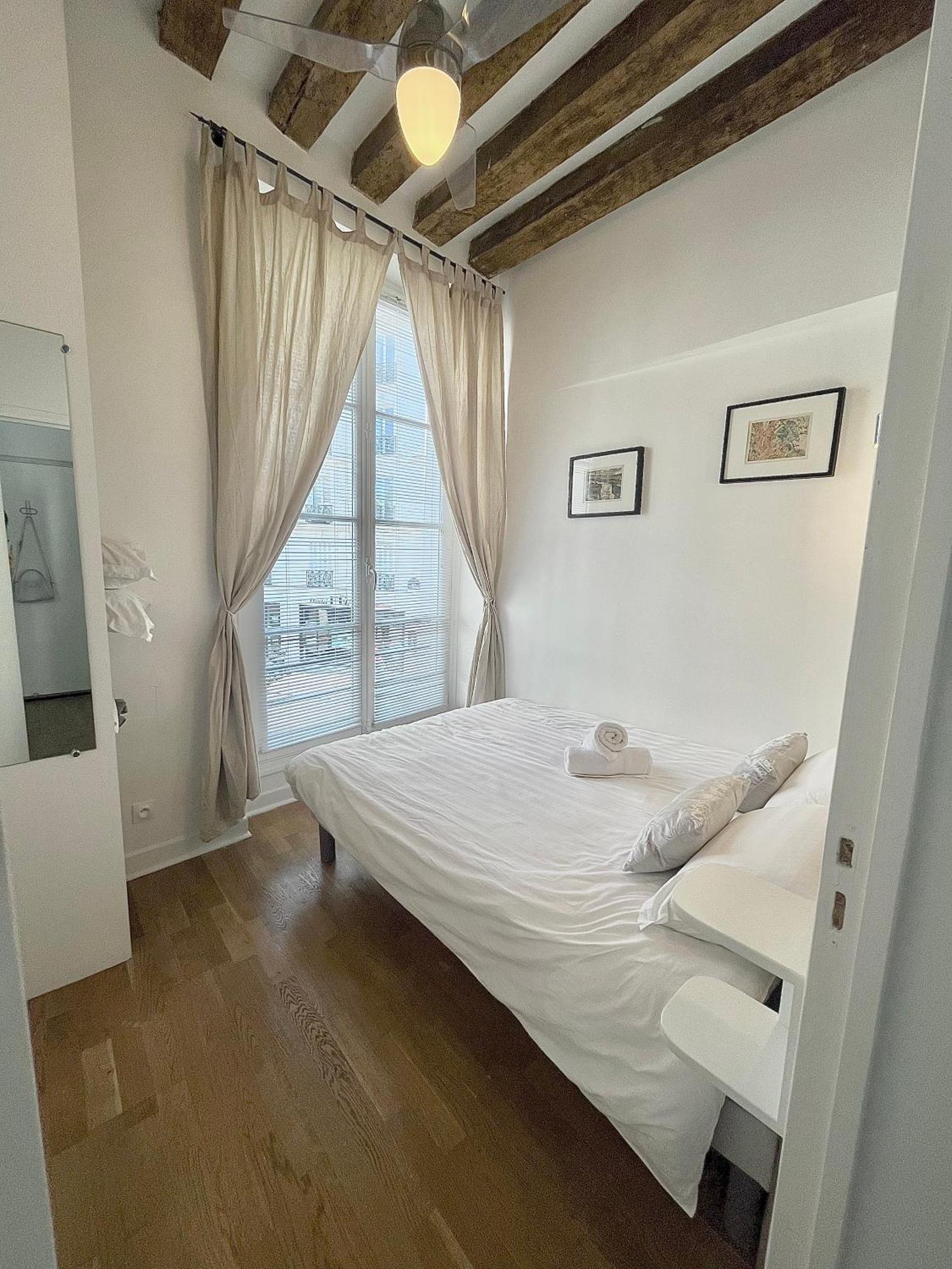 Appartement Typique Parisien Au Coeur Du Marais Exterior foto